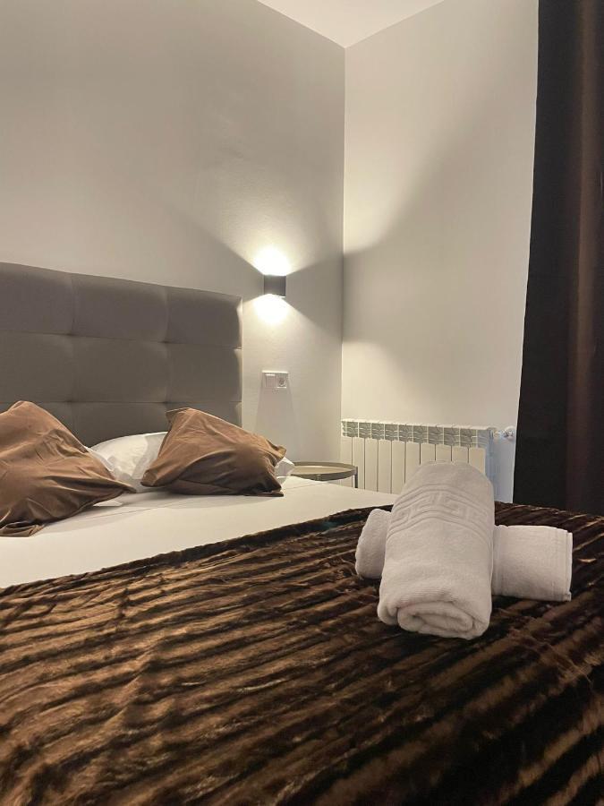 Hostal Arenal มาดริด ภายนอก รูปภาพ