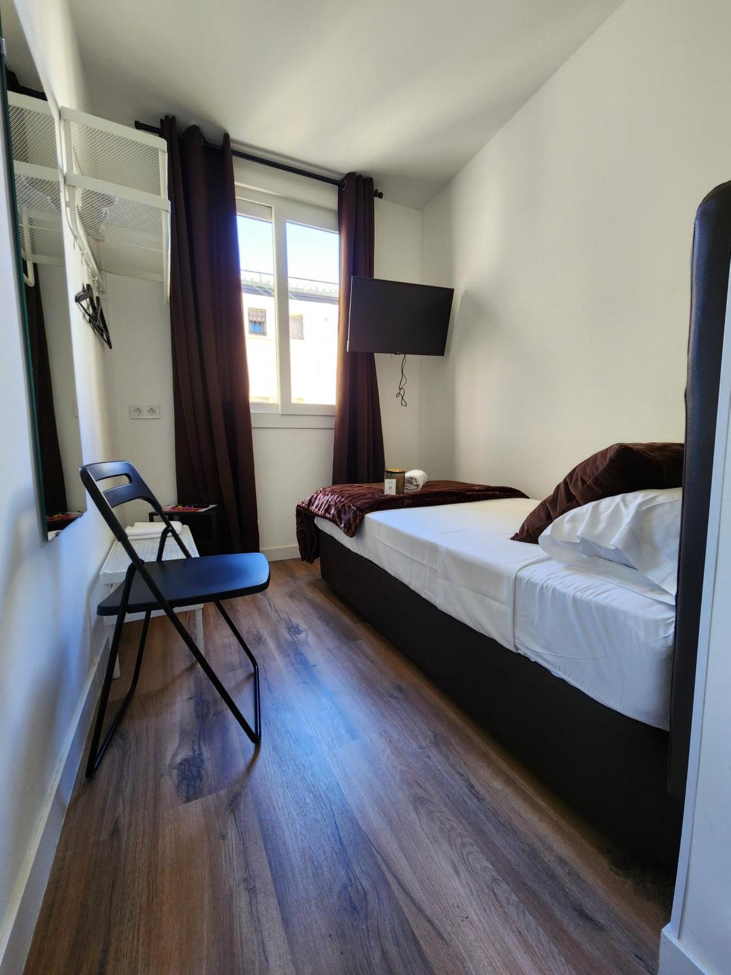 Hostal Arenal มาดริด ภายนอก รูปภาพ