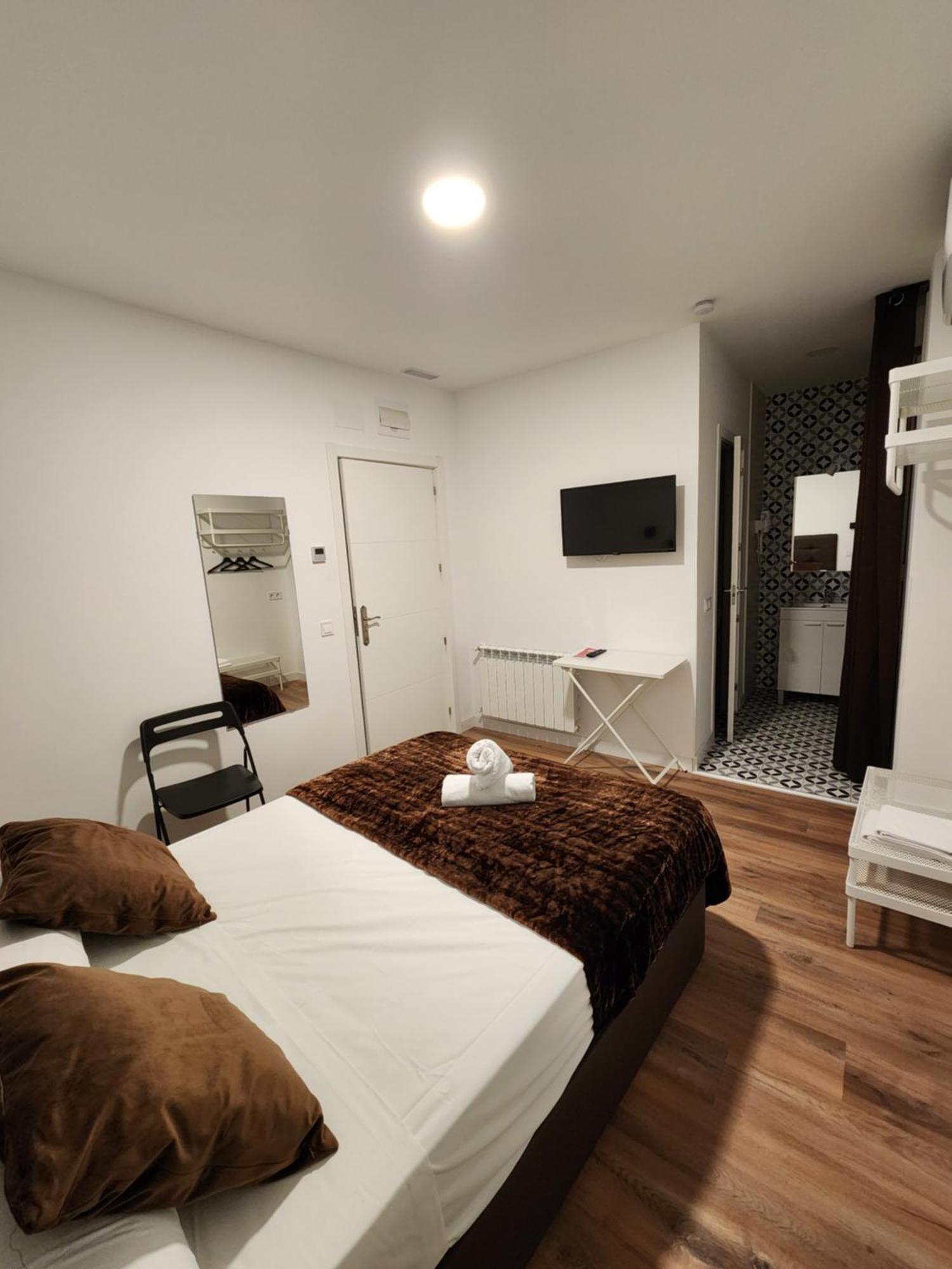 Hostal Arenal มาดริด ภายนอก รูปภาพ