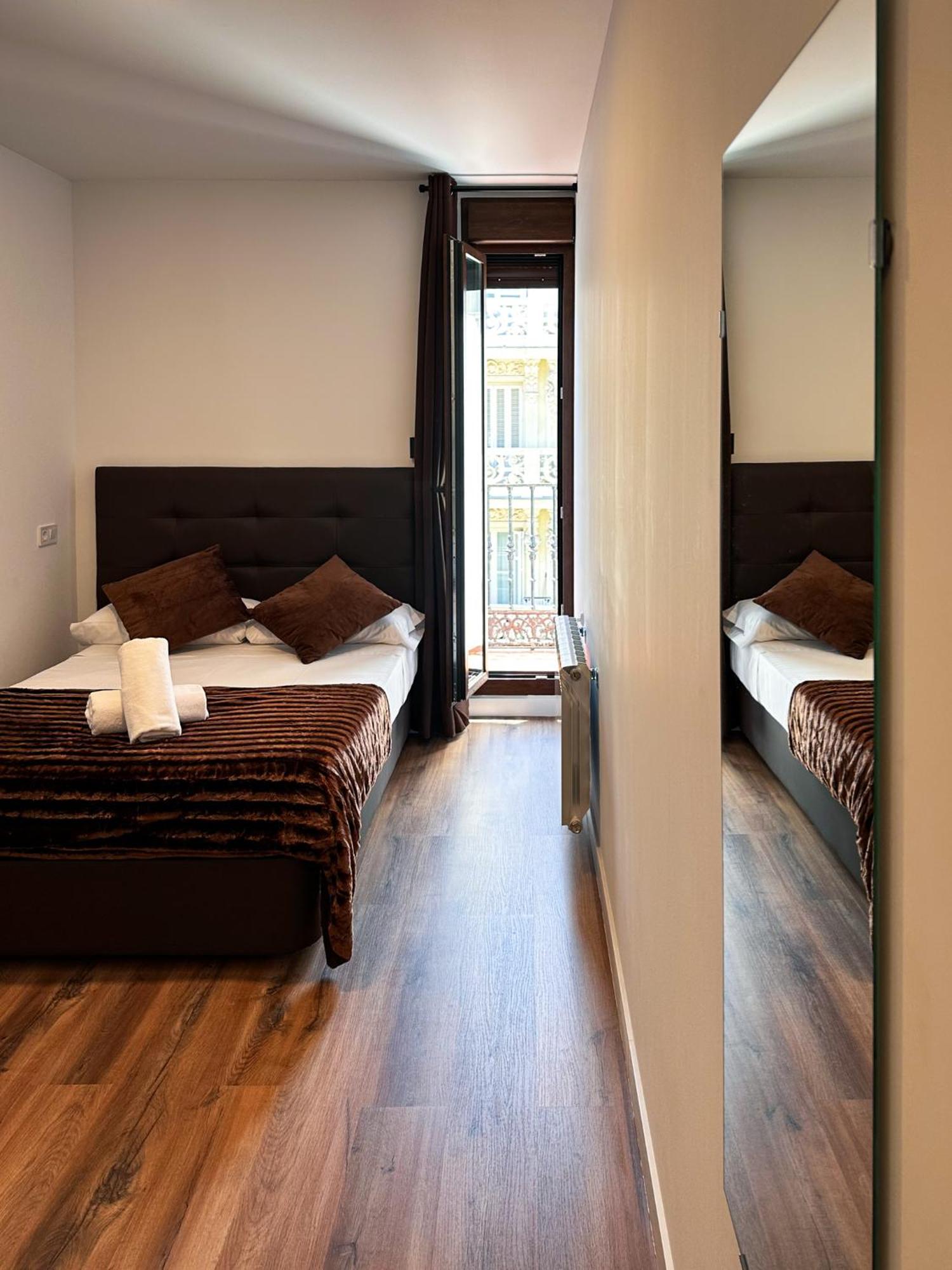 Hostal Arenal มาดริด ภายนอก รูปภาพ