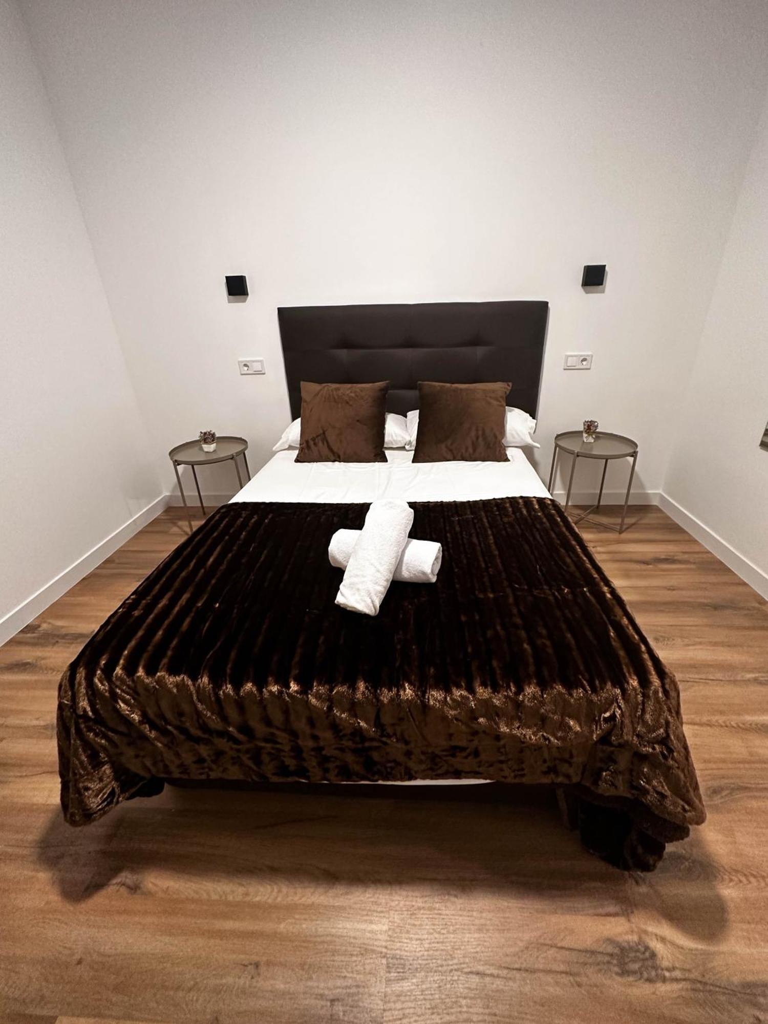 Hostal Arenal มาดริด ภายนอก รูปภาพ