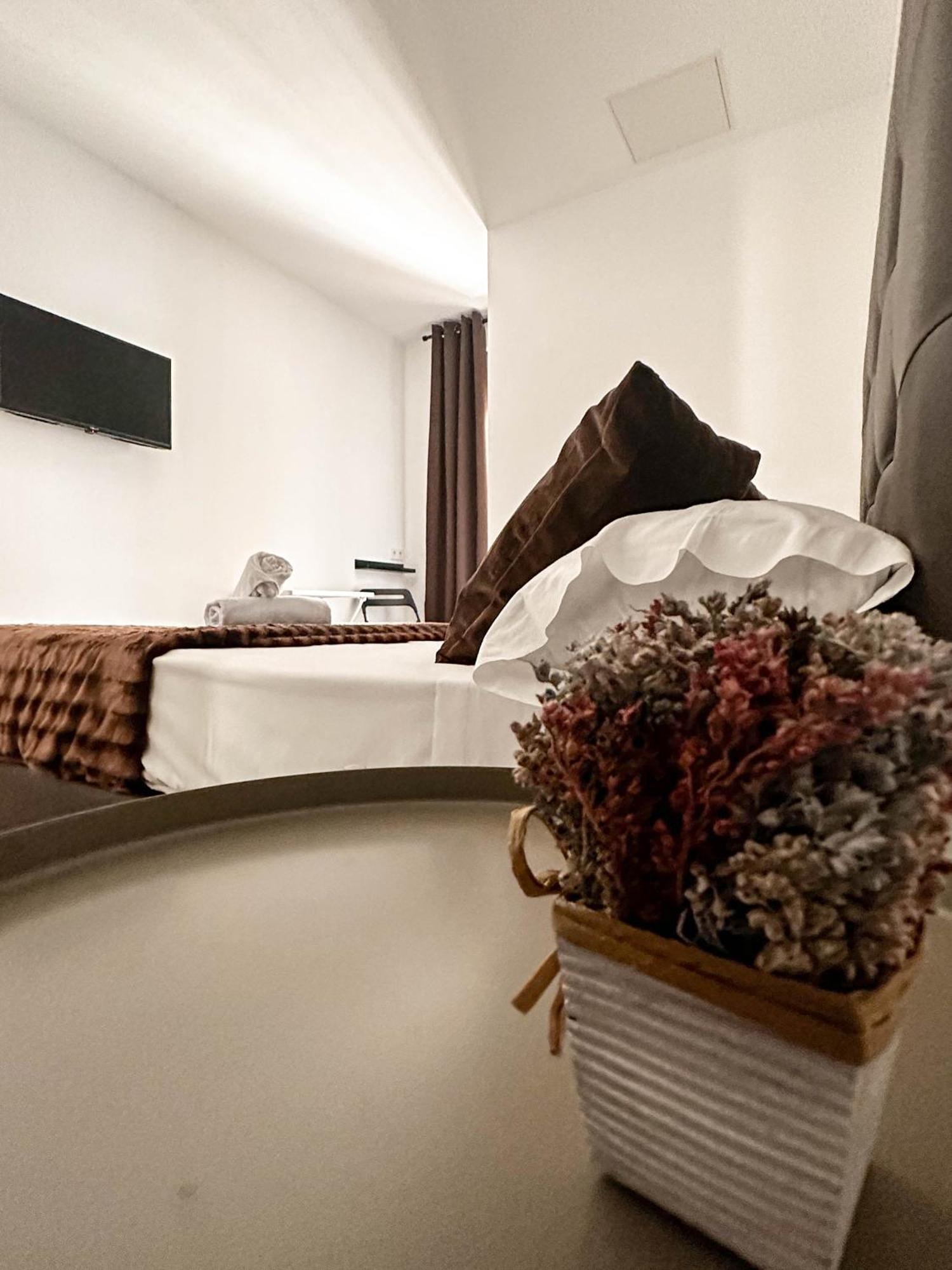 Hostal Arenal มาดริด ภายนอก รูปภาพ